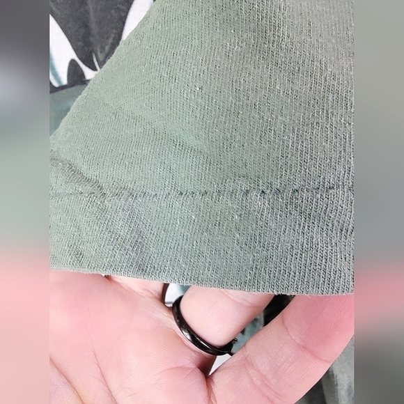 Vintage 90's Puttytatwear Single Stitch Sylvester and Tweety T-Shirt, Size Large - Picture 4 of 5